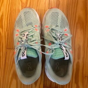 On Running Cloudsurfer